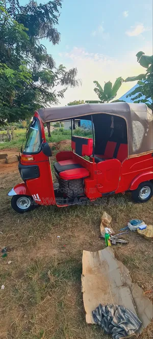 Bajaj RE 2025 Red