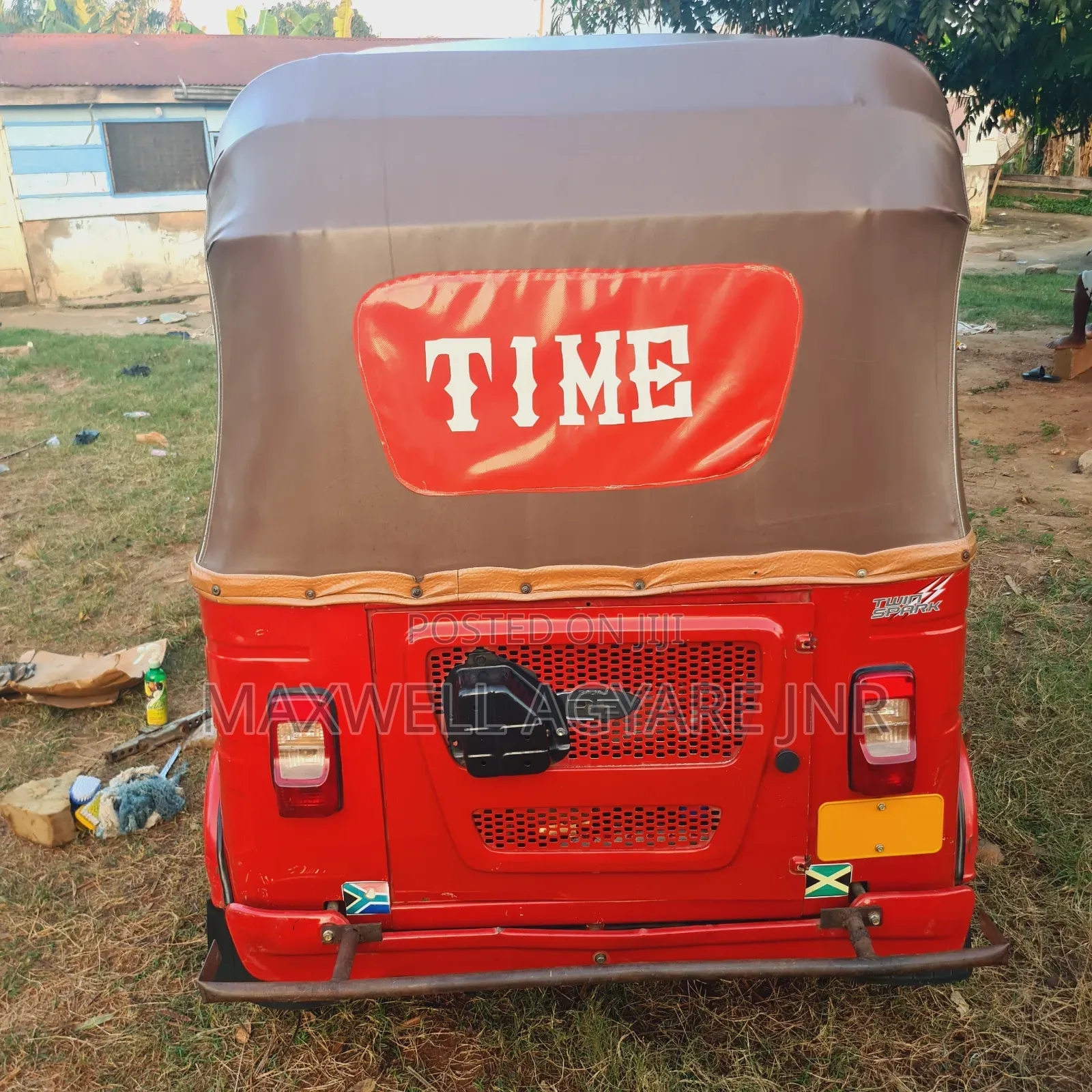 Bajaj RE 2025 Red