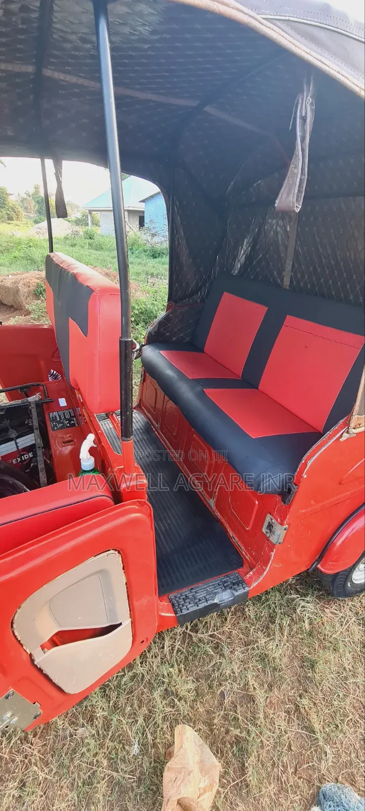 Bajaj RE 2025 Red