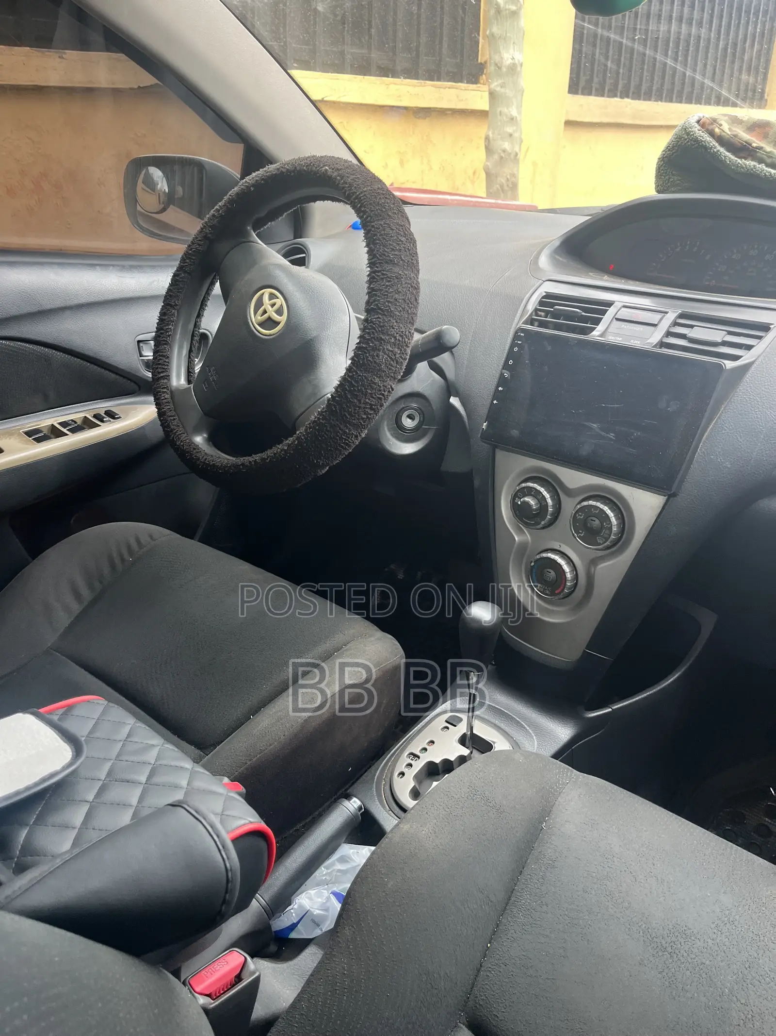 Toyota Yaris 2010 White