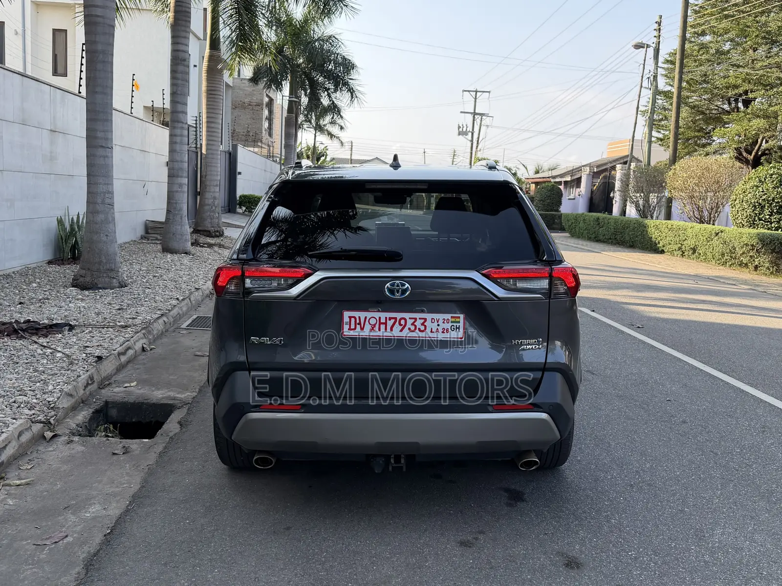 Toyota RAV4 XLE Premium AWD 2023 Silver