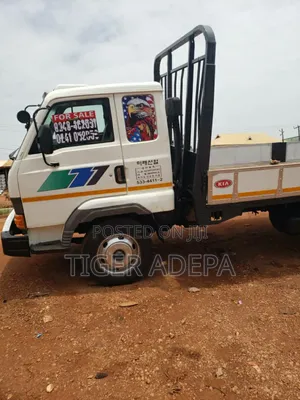 Hino Hino Dutro 2014 White