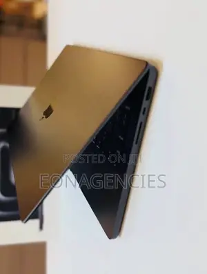 New Laptop Apple MacBook Pro 2025 M5 24GB Apple M5 SSD 1T