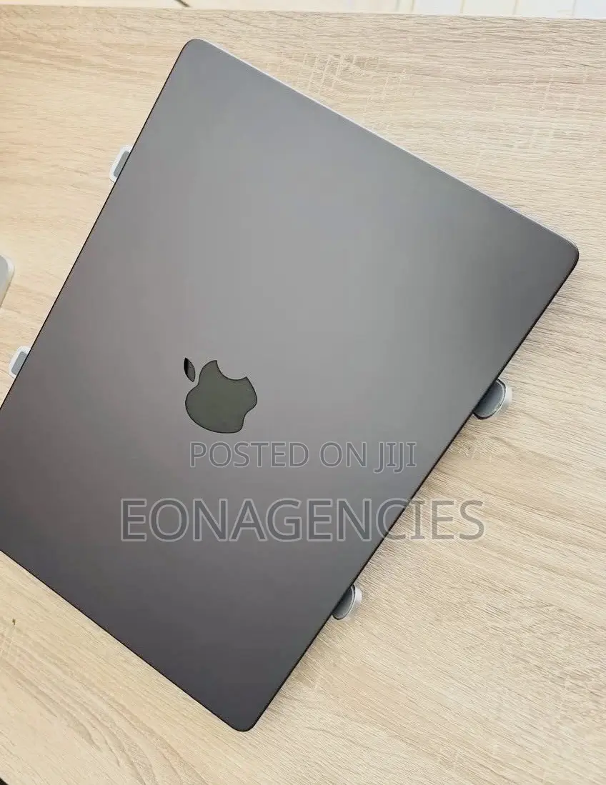 New Laptop Apple MacBook Pro 2025 M5 24GB Apple M5 SSD 1T