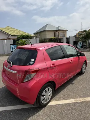 Toyota Vitz 1.3 FWD 3dr 2011 Pink