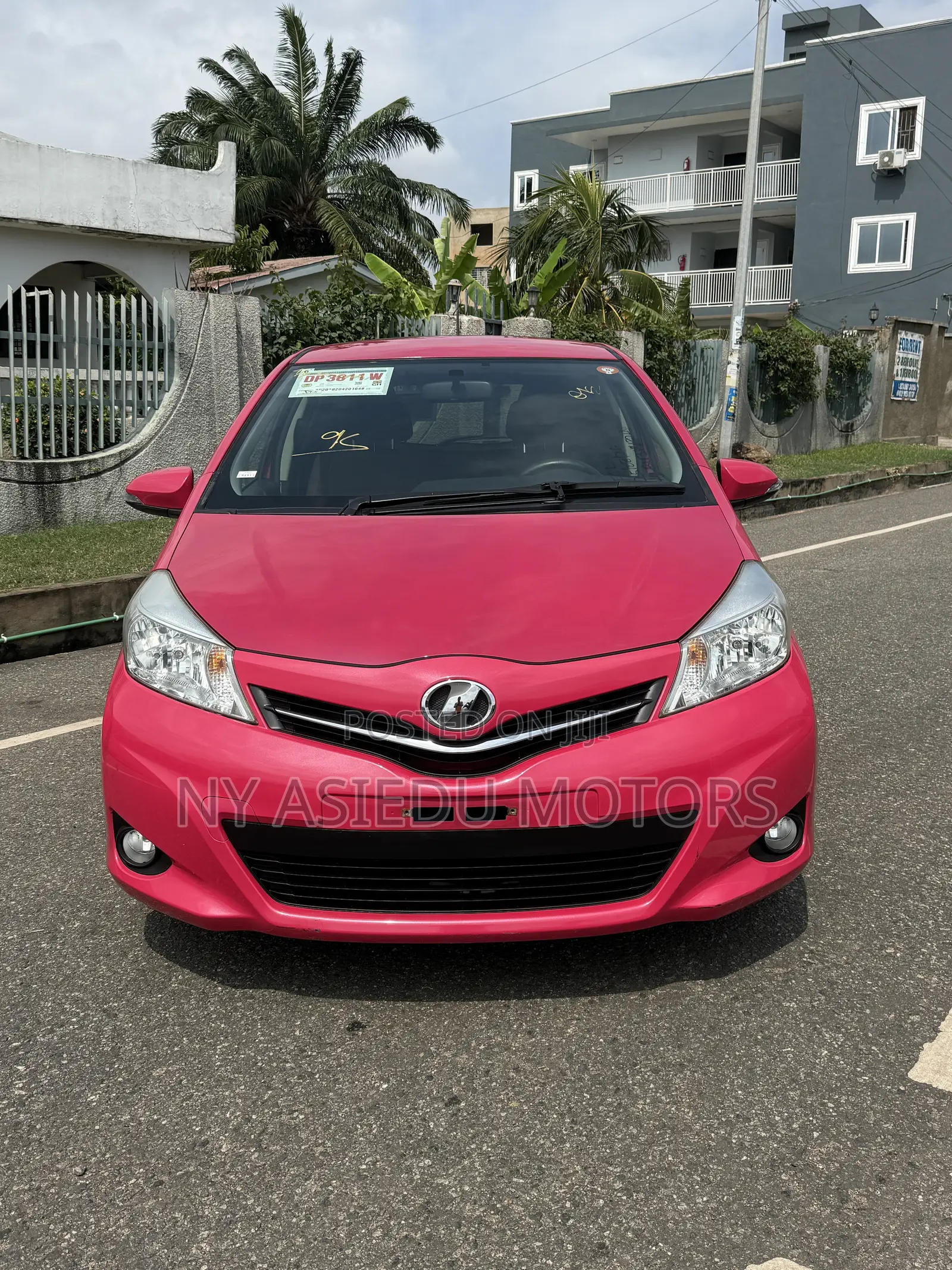 Toyota Vitz 1.3 FWD 3dr 2011 Pink