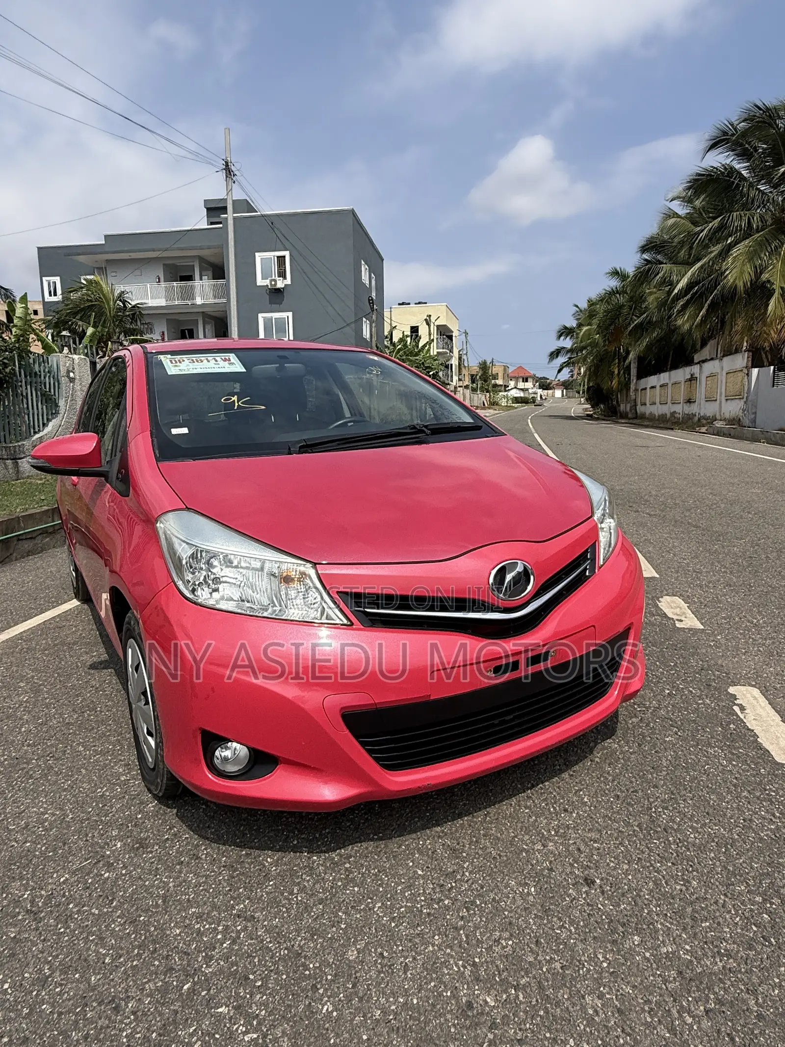 Toyota Vitz 1.3 FWD 3dr 2011 Pink