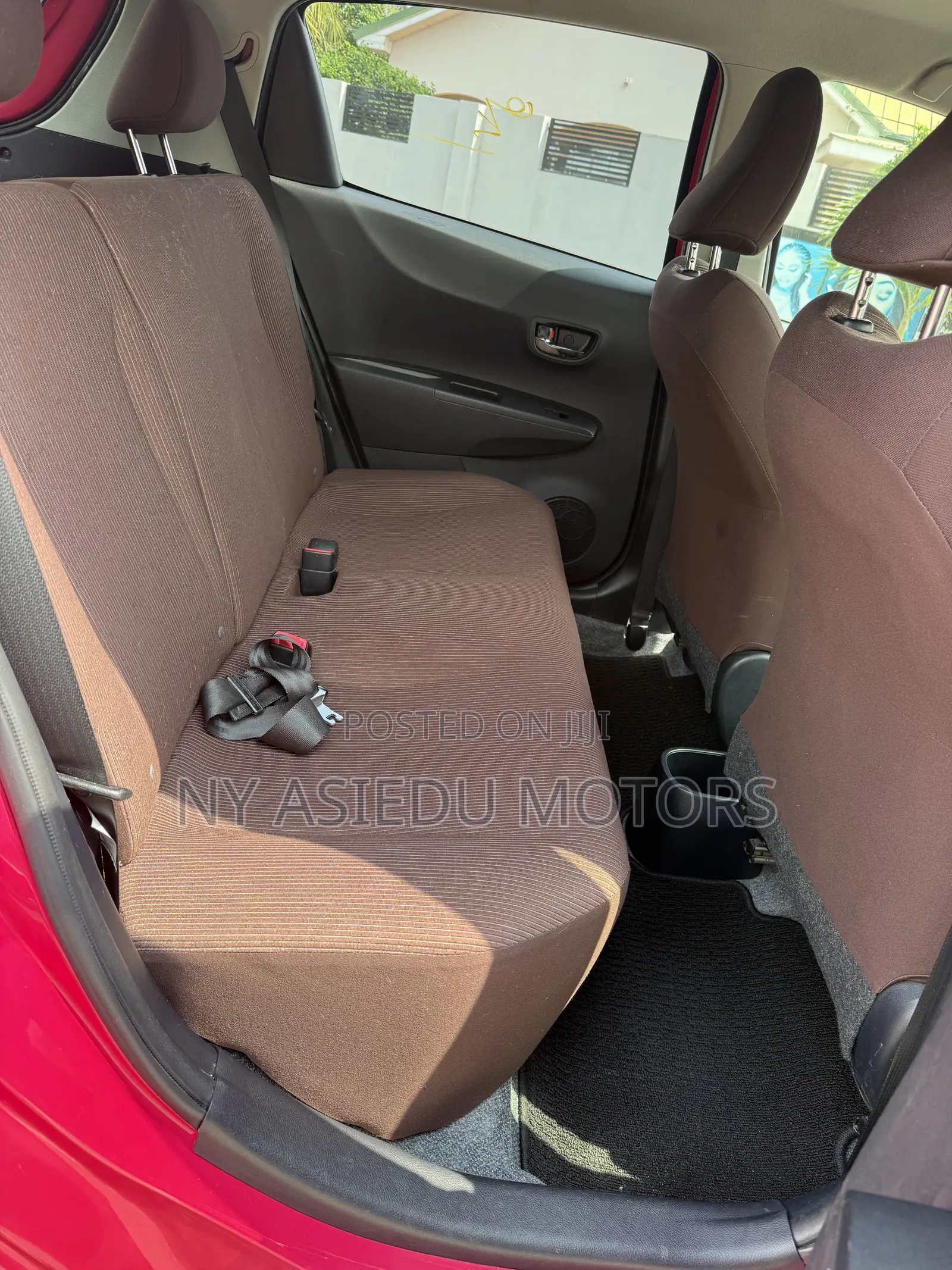 Toyota Vitz 1.3 FWD 3dr 2011 Pink