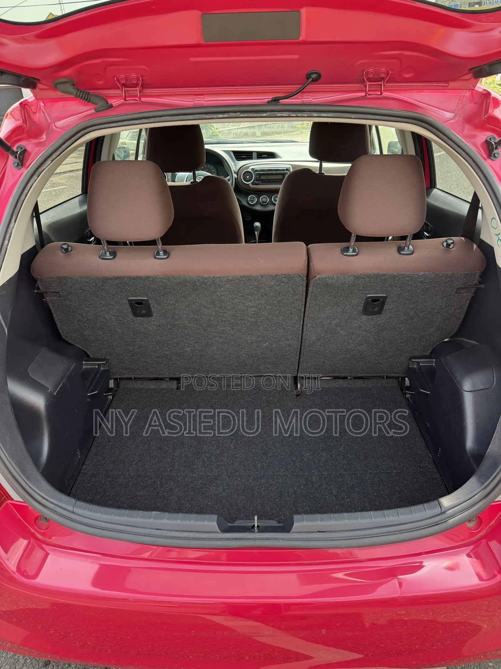 Toyota Vitz 1.3 FWD 3dr 2011 Pink