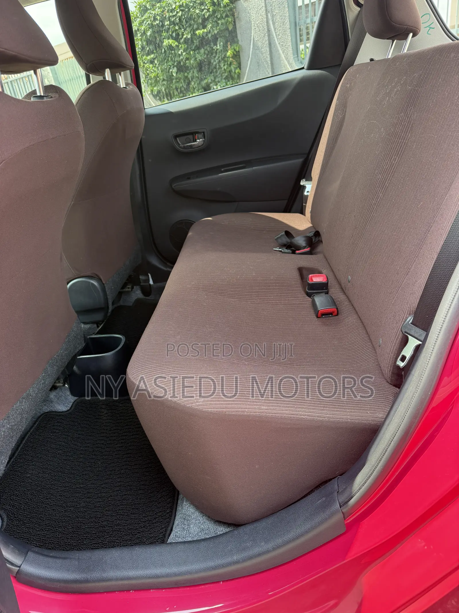 Toyota Vitz 1.3 FWD 3dr 2011 Pink