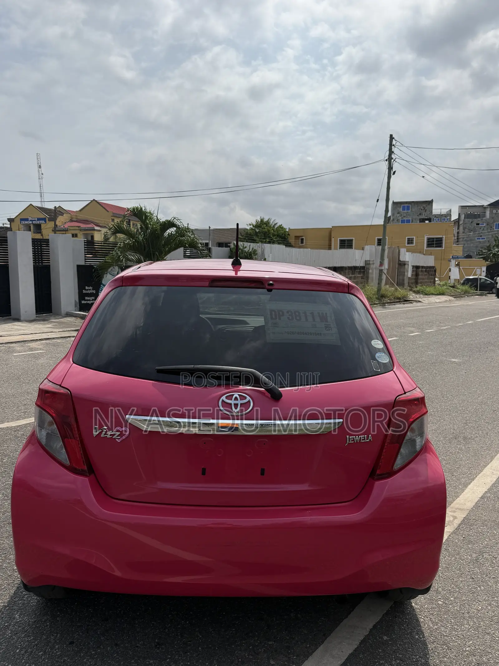 Toyota Vitz 1.3 FWD 3dr 2011 Pink