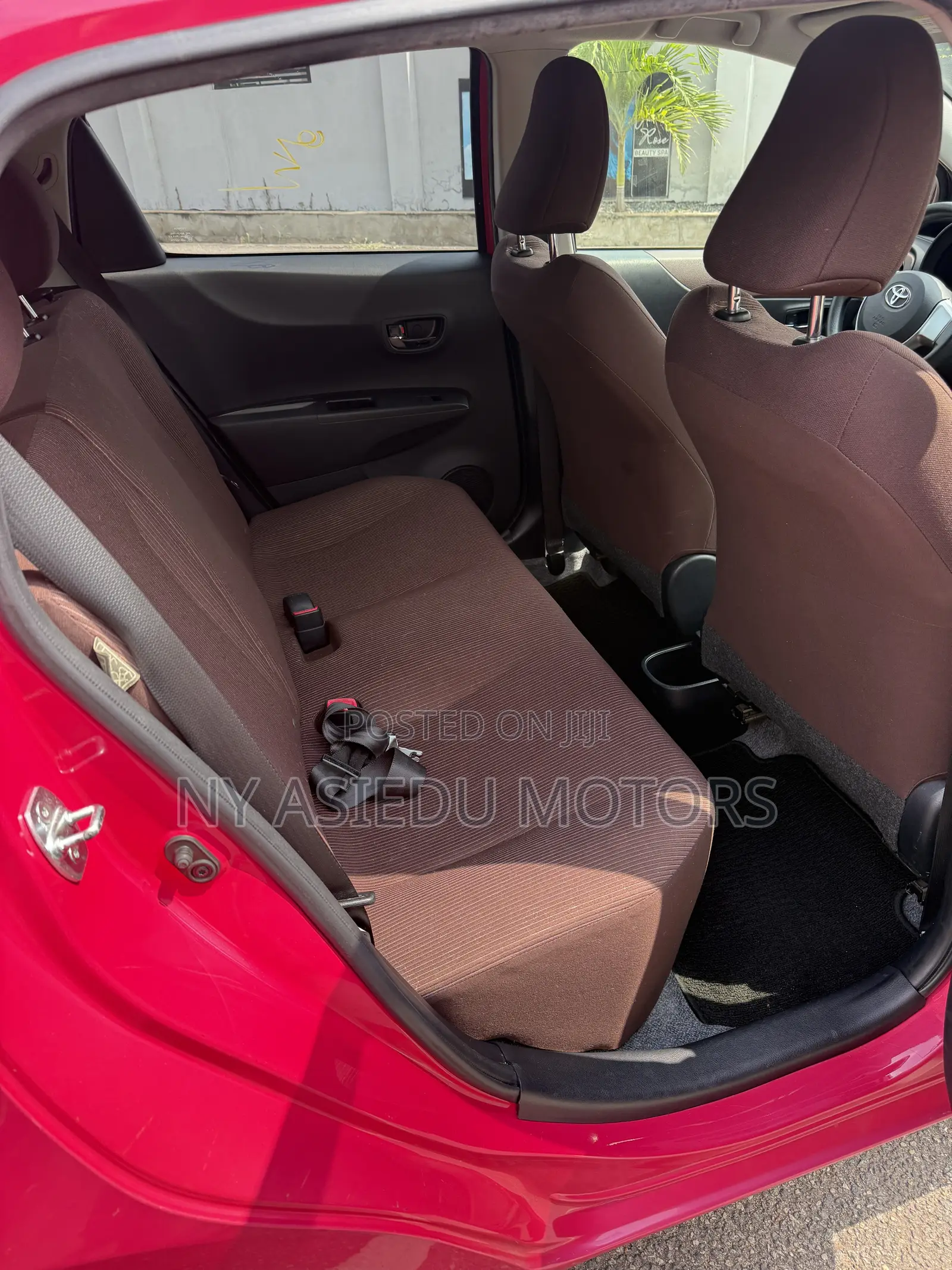 Toyota Vitz 1.3 FWD 3dr 2011 Pink