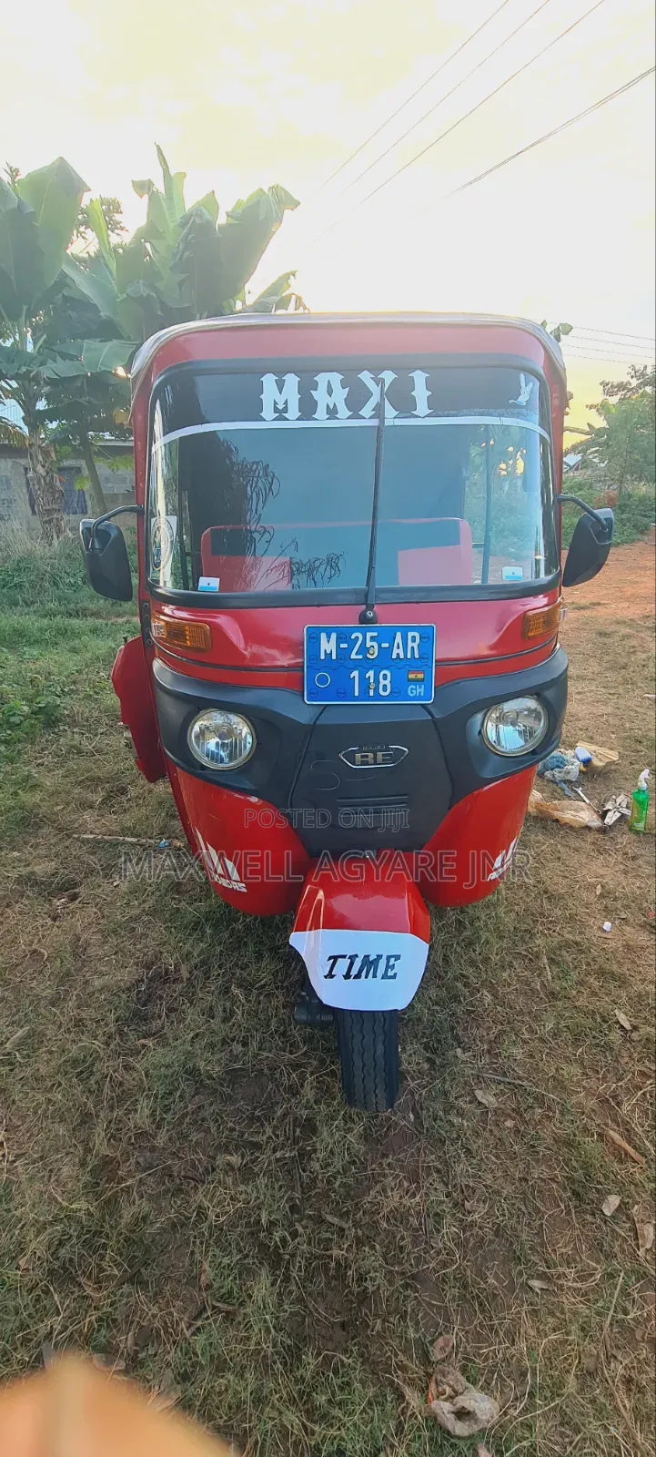 Bajaj RE 2025 Red