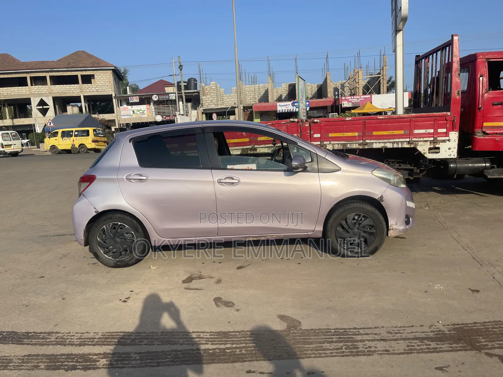 Toyota Vitz 2012 Silver