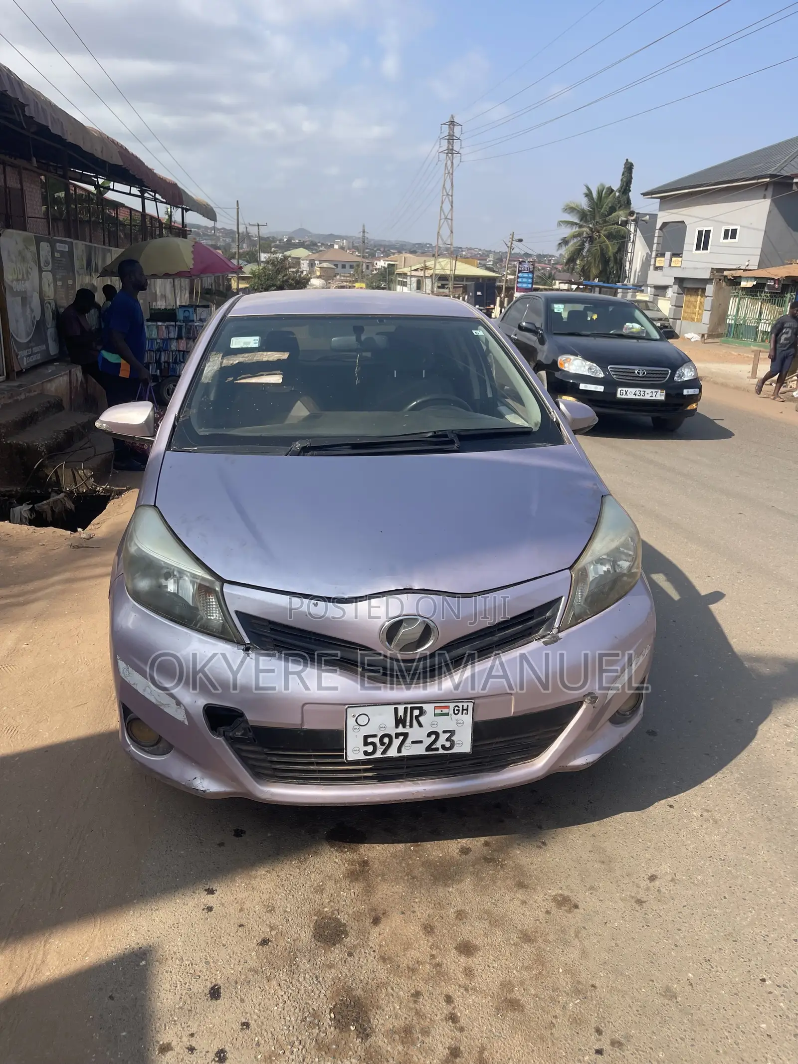 Toyota Vitz 2012 Silver
