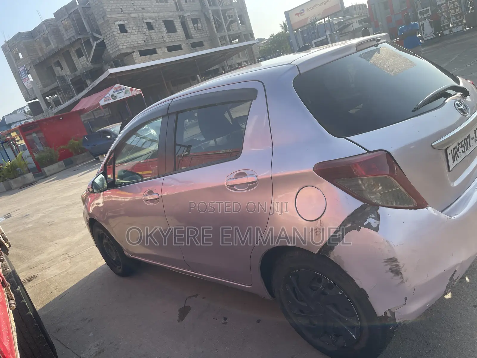 Toyota Vitz 2012 Silver