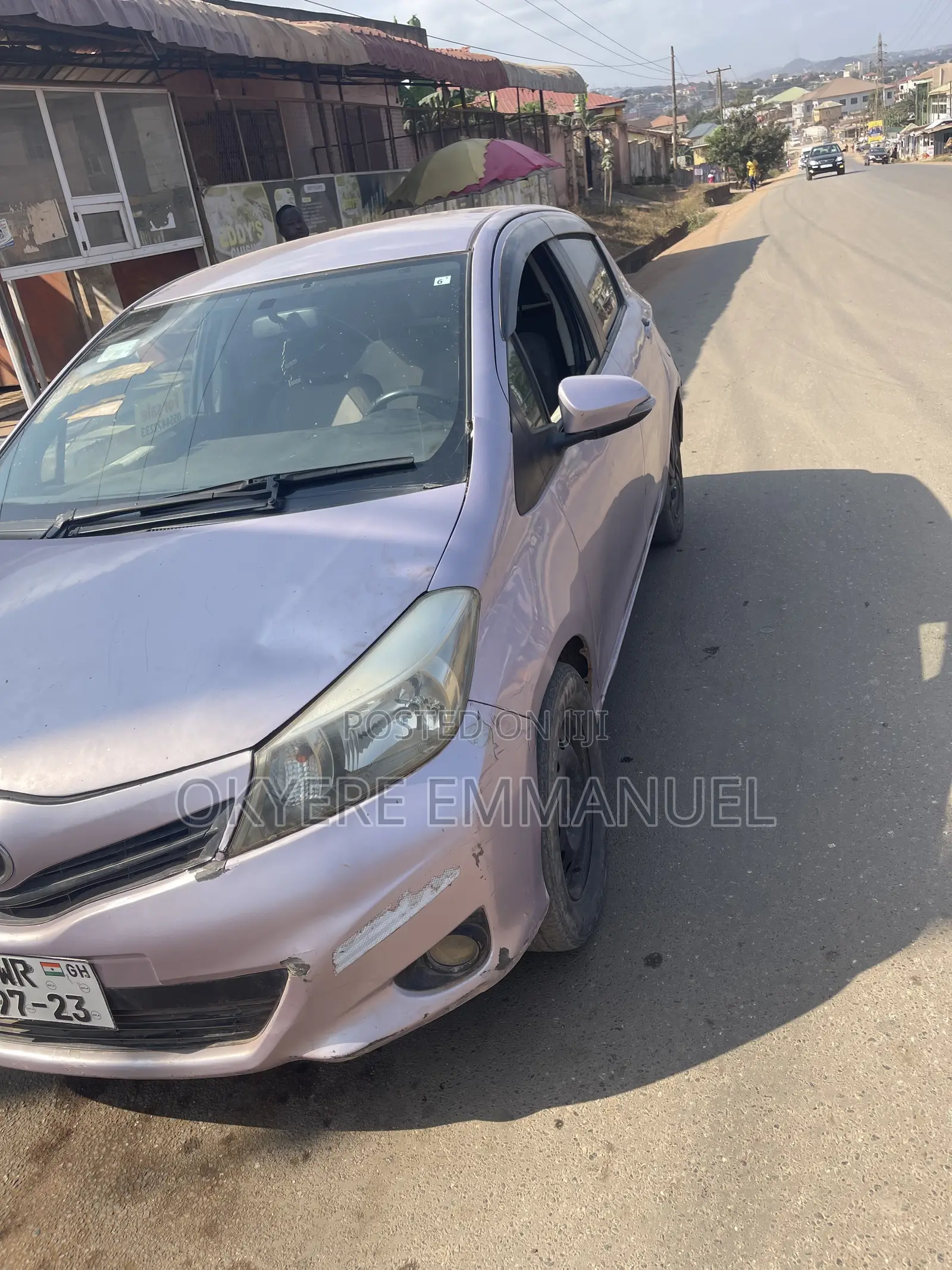 Toyota Vitz 2012 Silver