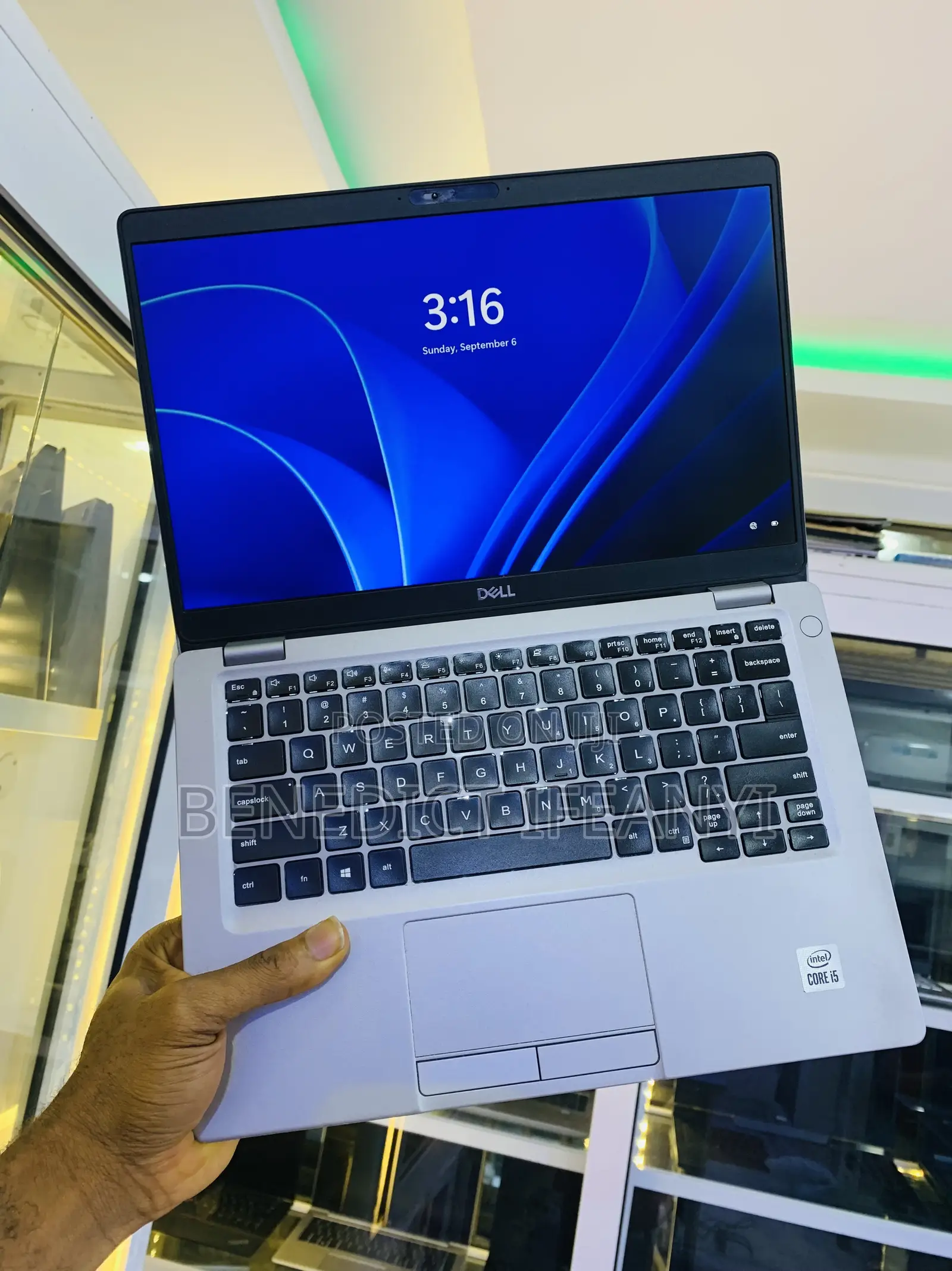 Laptop Dell Latitude 5310 8GB Intel Core i5 SSD 256GB