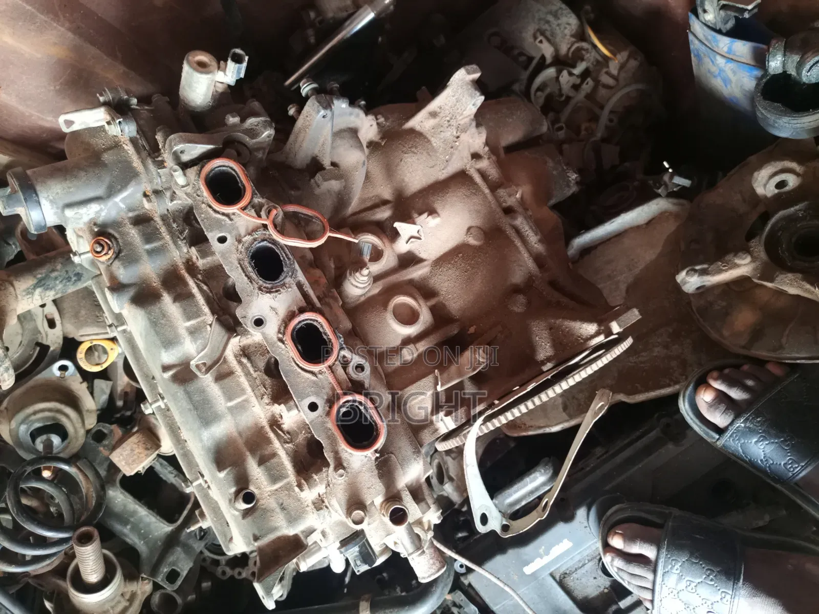 Toyota Vitz Engine Four Plugs