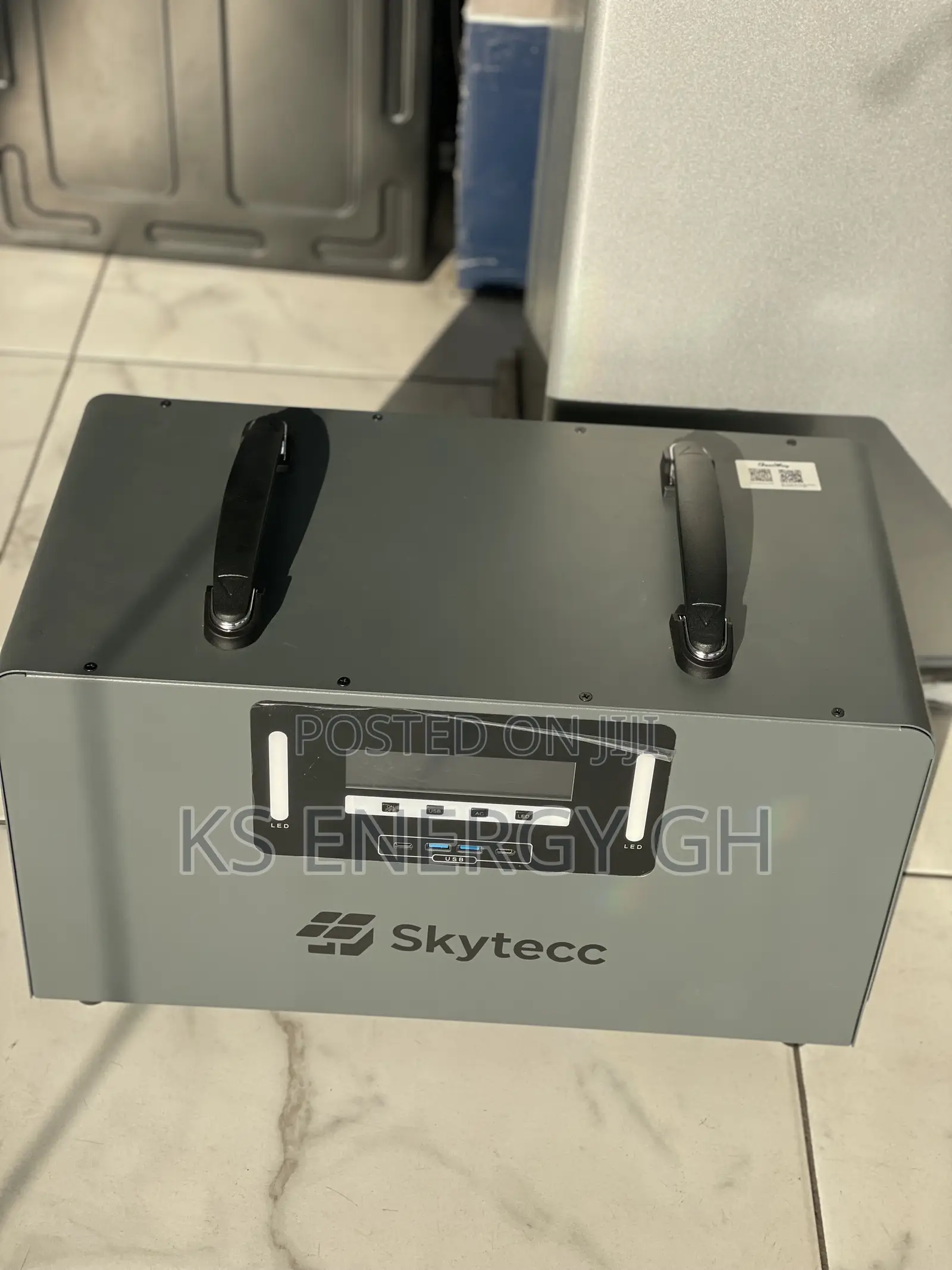 2000w/2.7kwh All-in-One Portable Power Station
