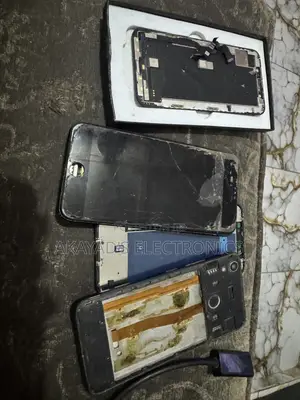 Repairs of Phone, iPhones,Samsung, Pixel and Other(screen Replacement