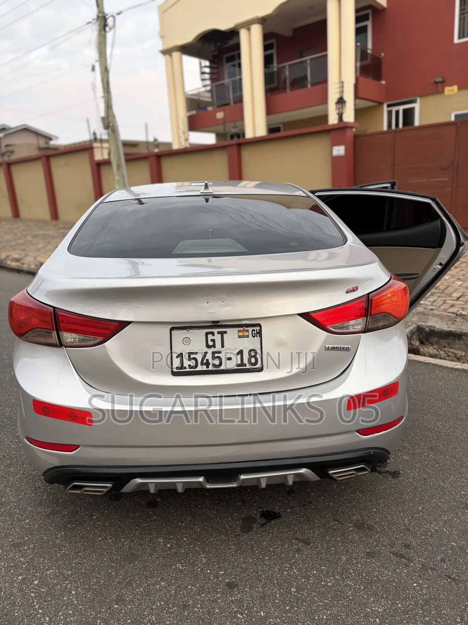 Hyundai Elantra Limited 4dr Sedan (1.8L 4cyl 6A) 2014 Silver