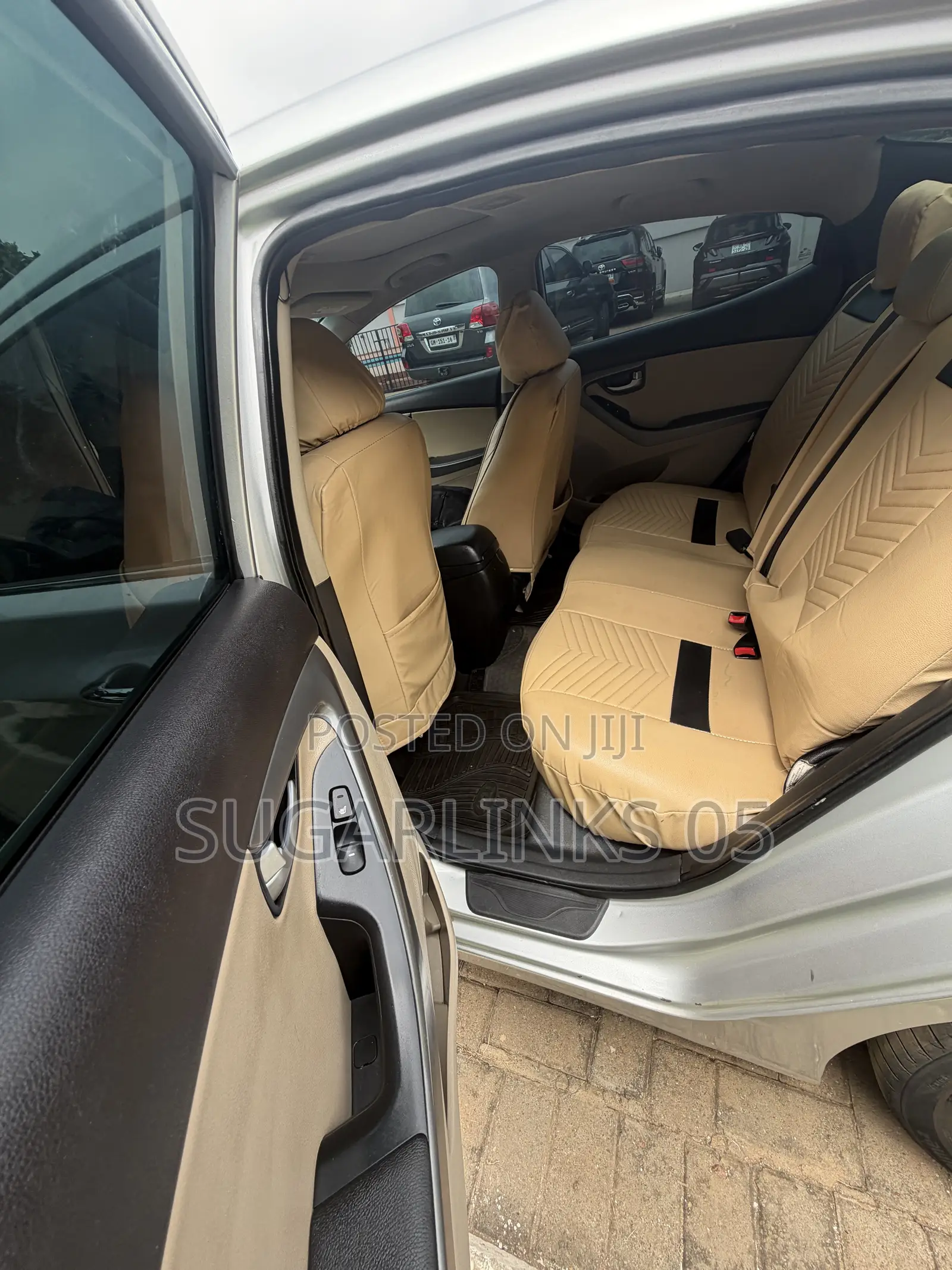 Hyundai Elantra Limited 4dr Sedan (1.8L 4cyl 6A) 2014 Silver