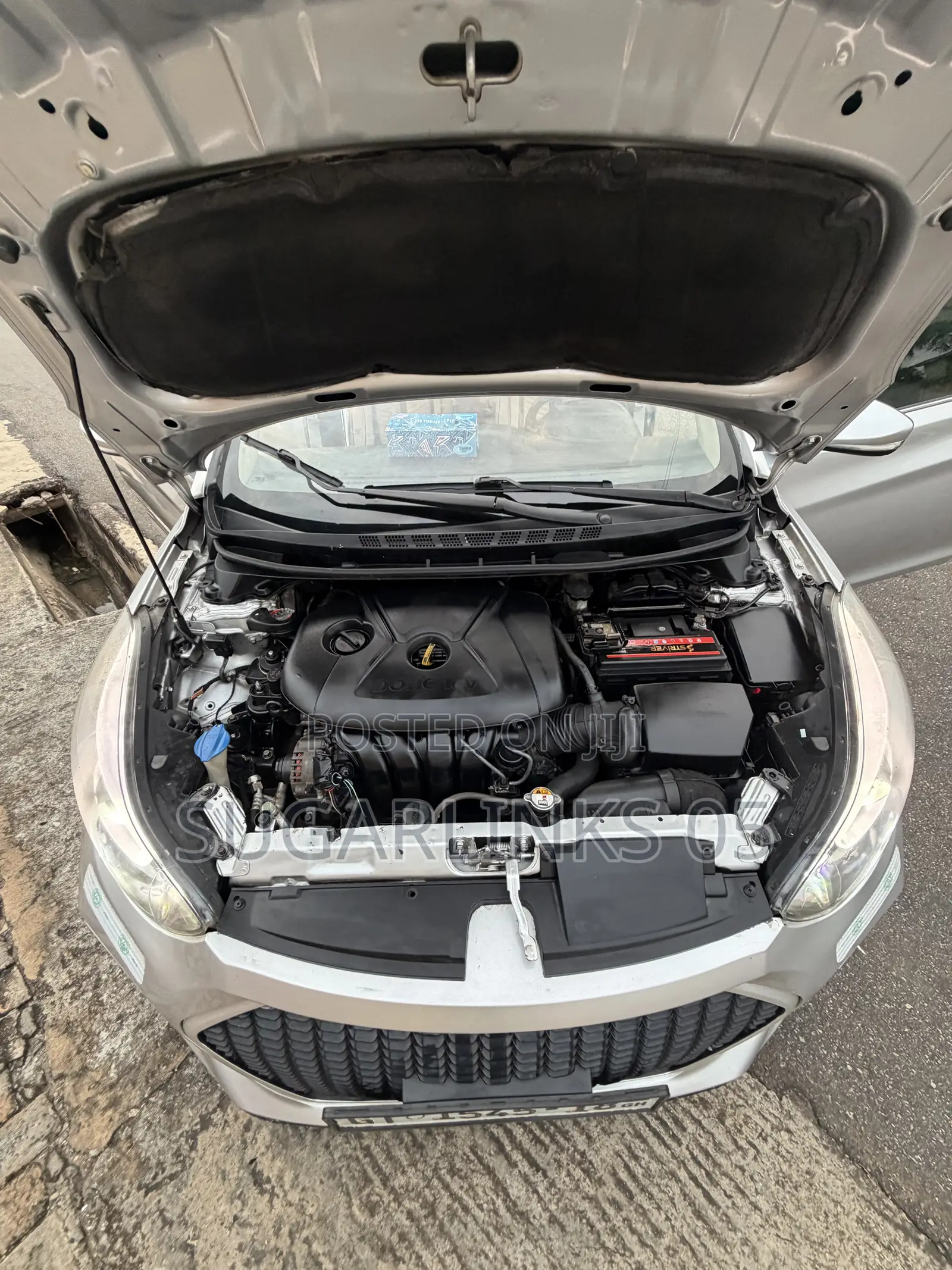 Hyundai Elantra Limited 4dr Sedan (1.8L 4cyl 6A) 2014 Silver