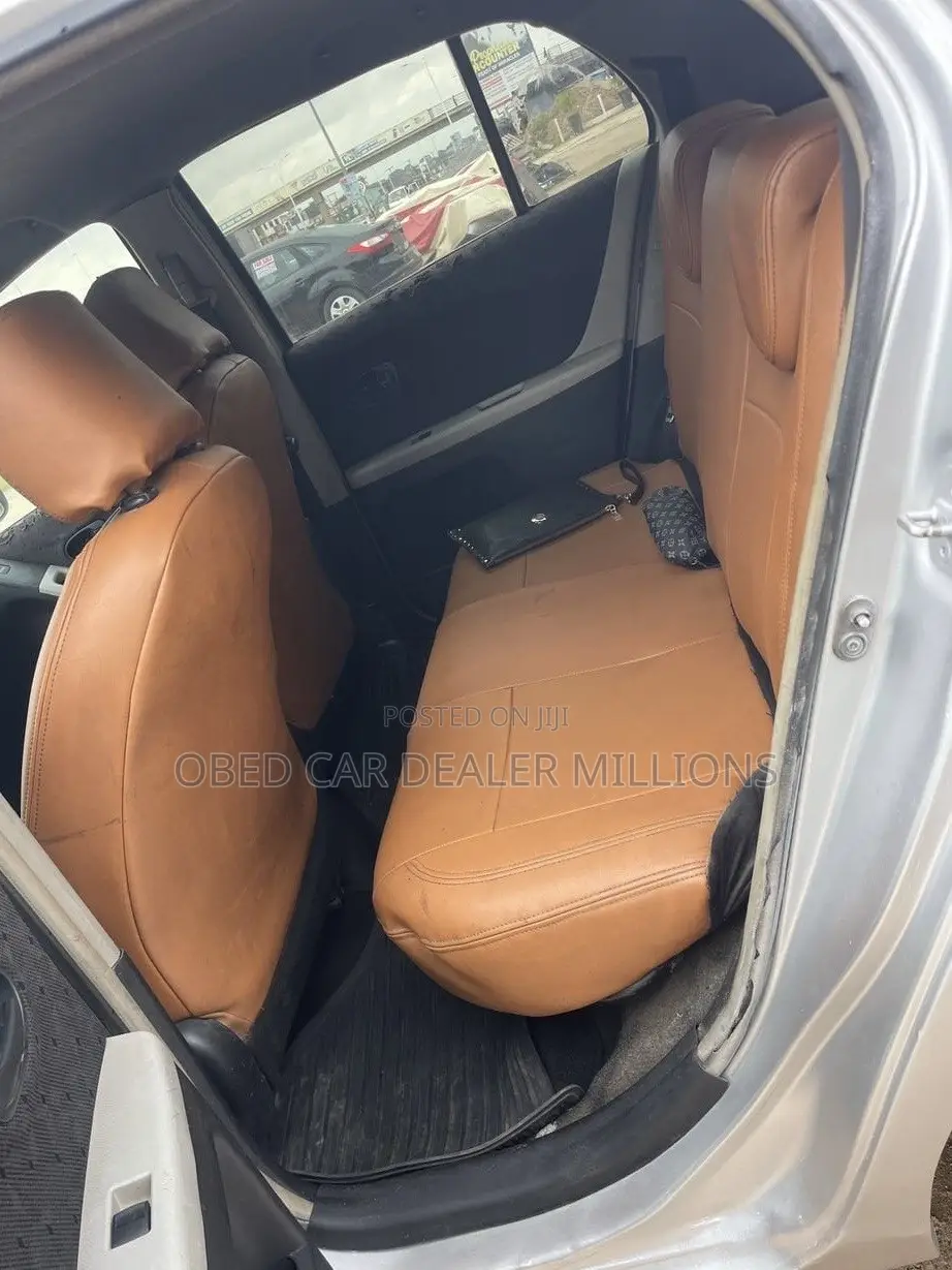Toyota Vitz 2010 Gray