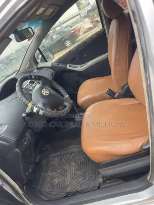 Toyota Vitz 2010 Gray