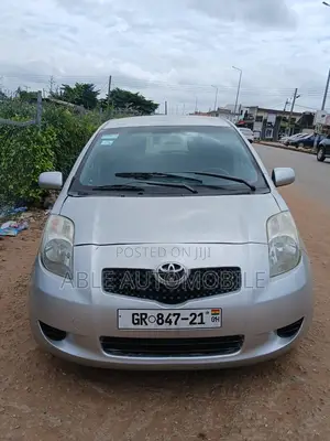 Toyota Vitz 1.3 AWD 3dr 2010 Silver