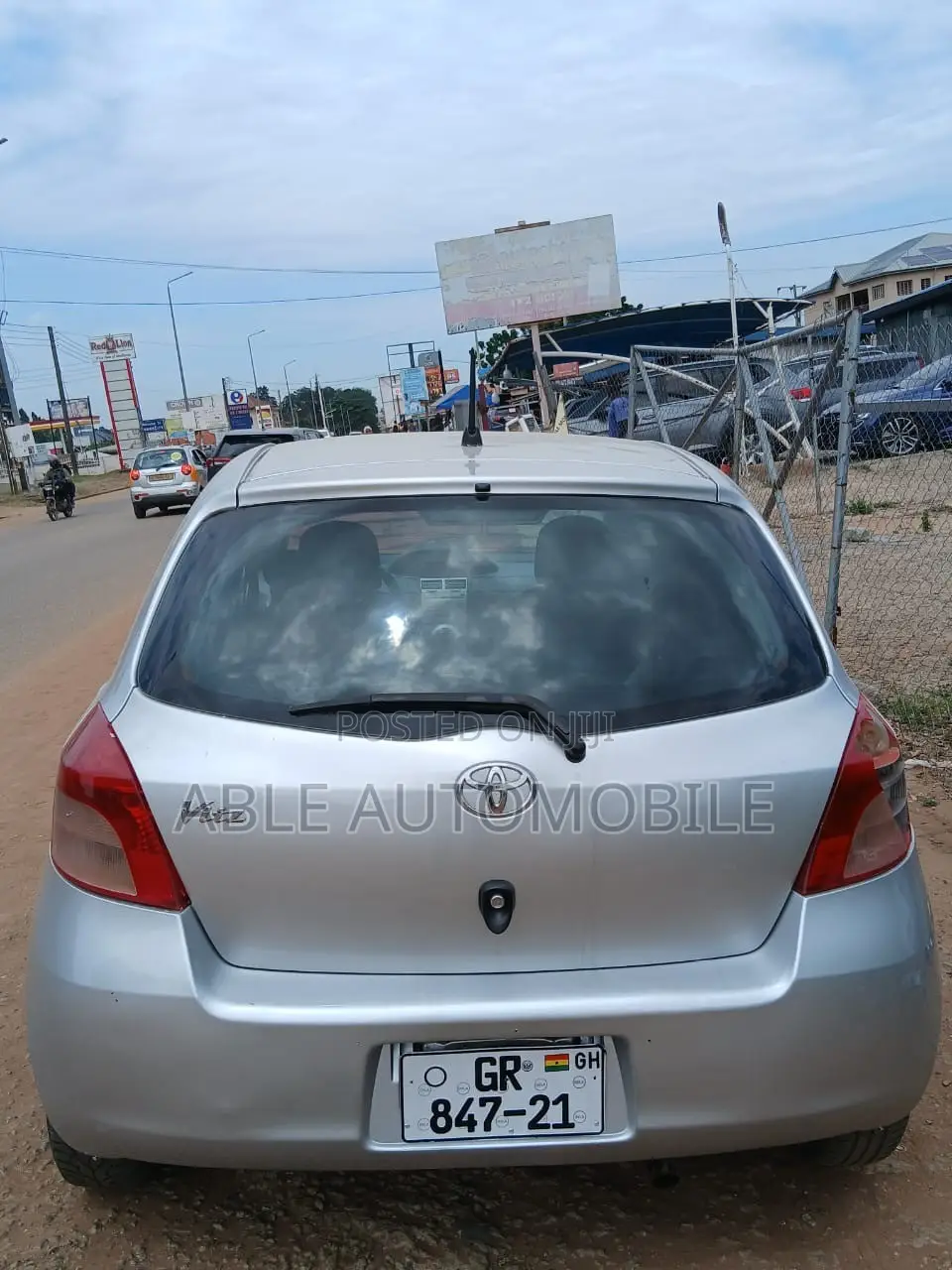 Toyota Vitz 1.3 AWD 3dr 2010 Silver