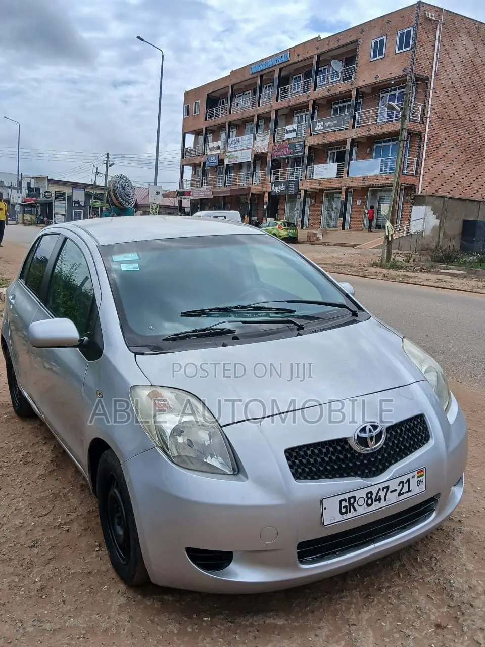 Toyota Vitz 1.3 AWD 3dr 2010 Silver
