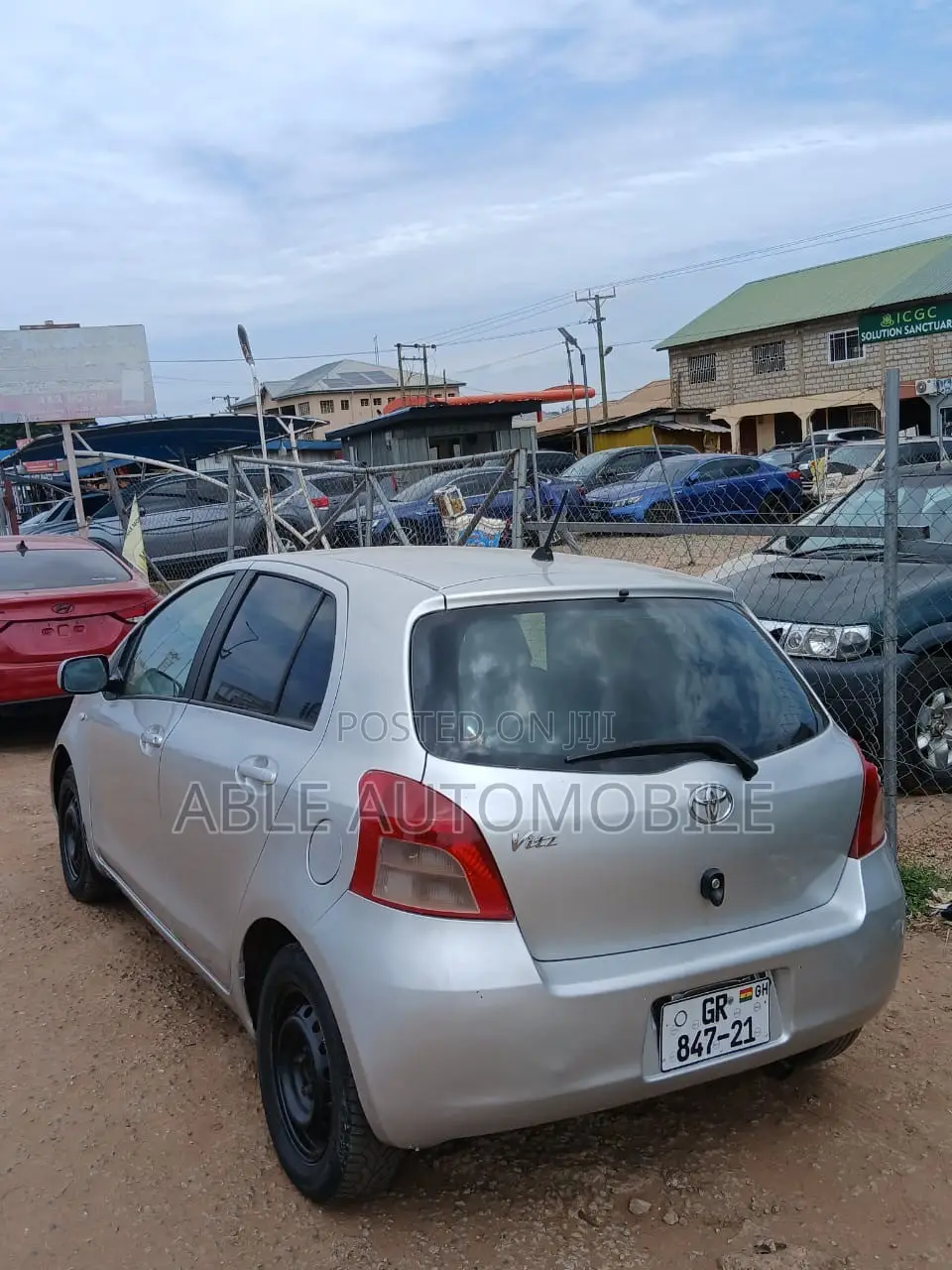 Toyota Vitz 1.3 AWD 3dr 2010 Silver