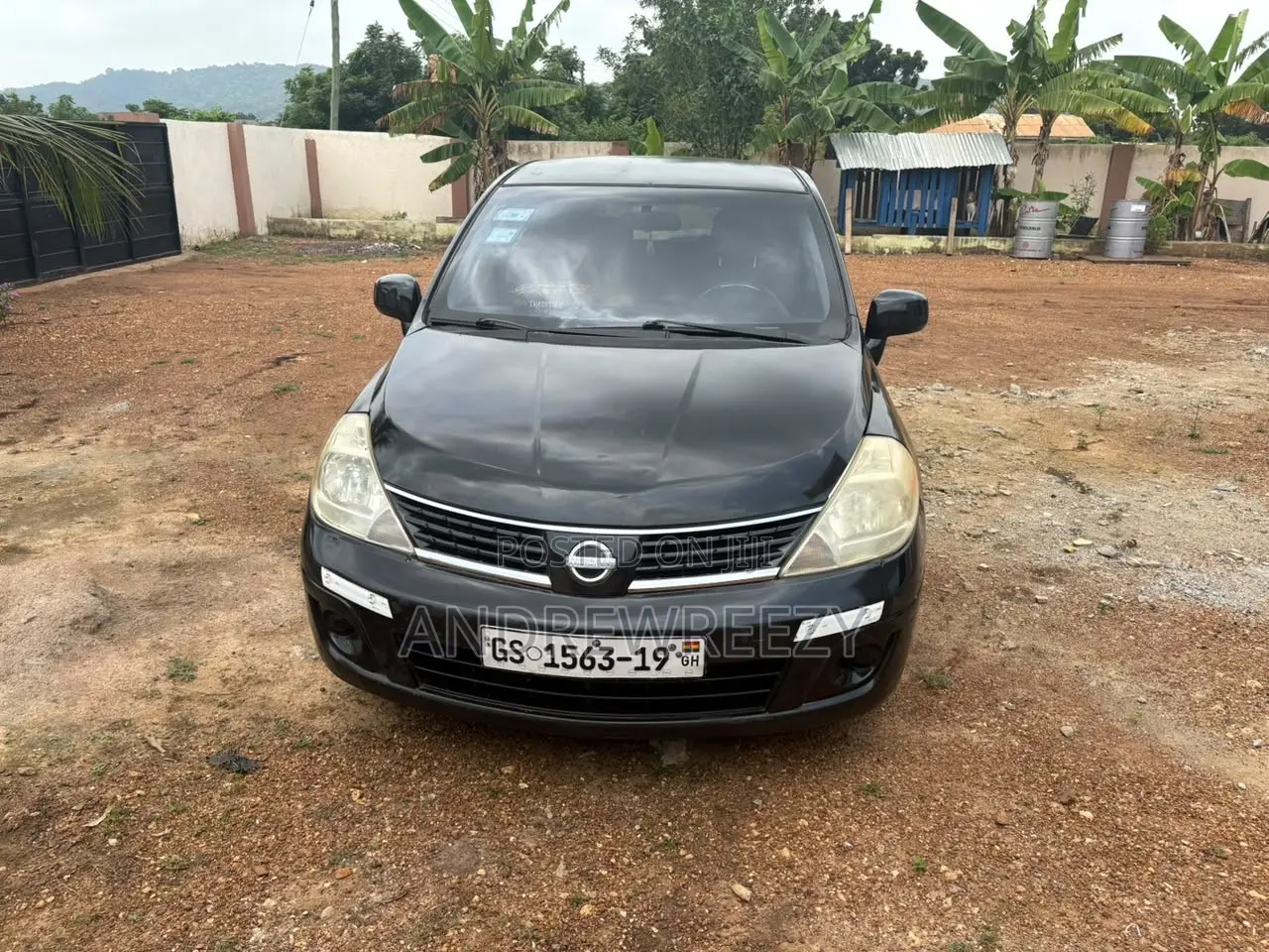 Nissan Versa 2010 Black