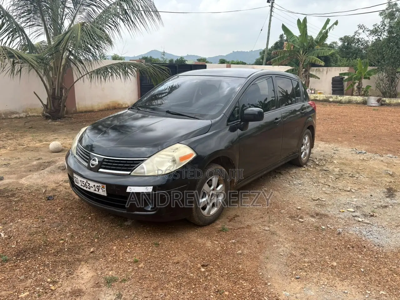 Nissan Versa 2010 Black