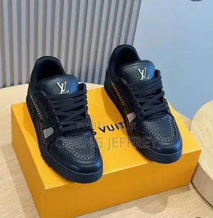 Original Louis Vuitton Trainer Black in Varieties
