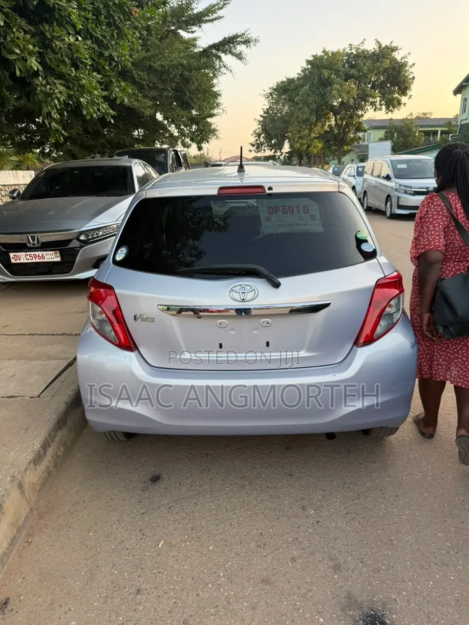 Toyota Vitz 2012 Silver