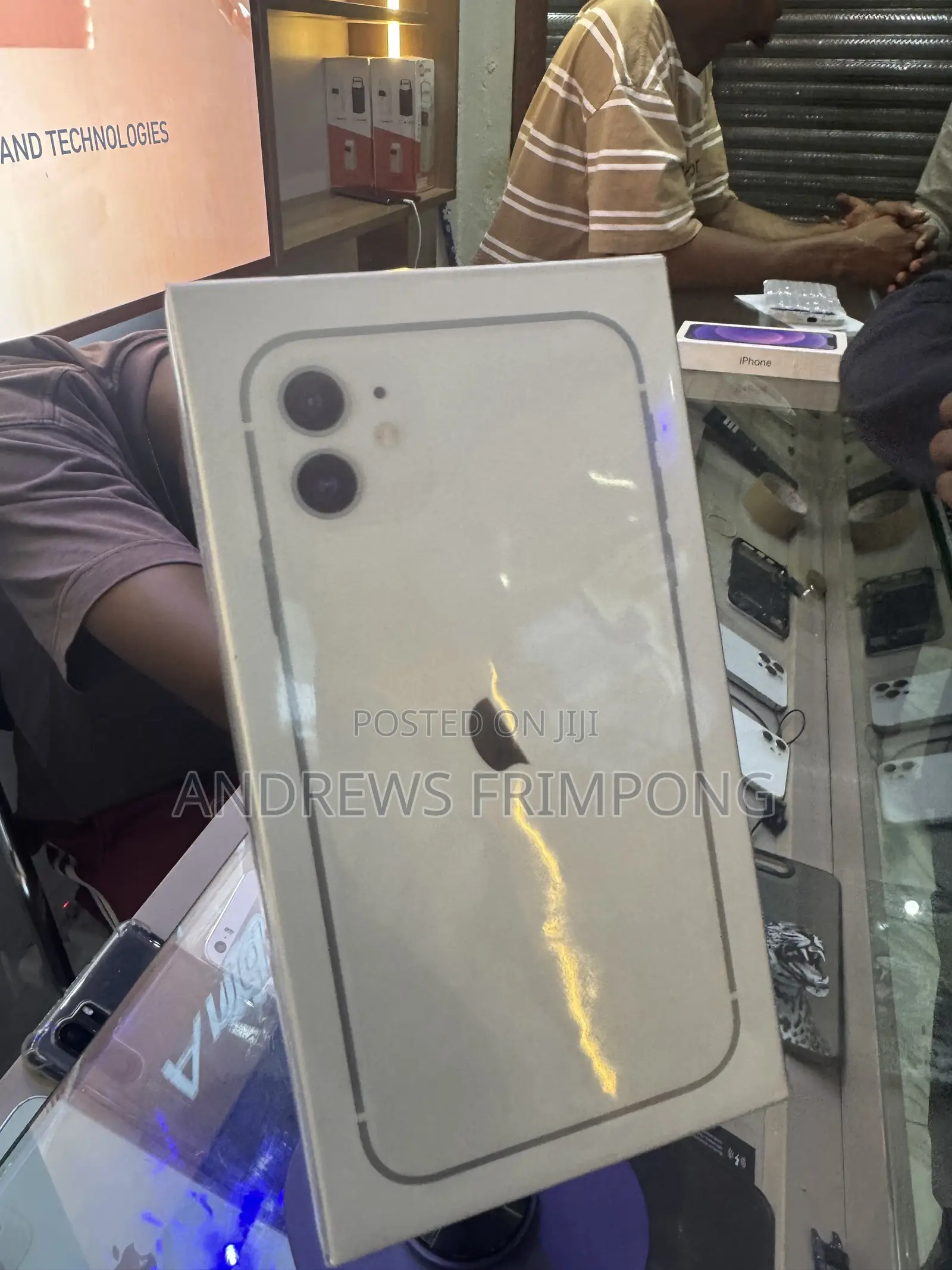 New Apple iPhone 11 128 GB White