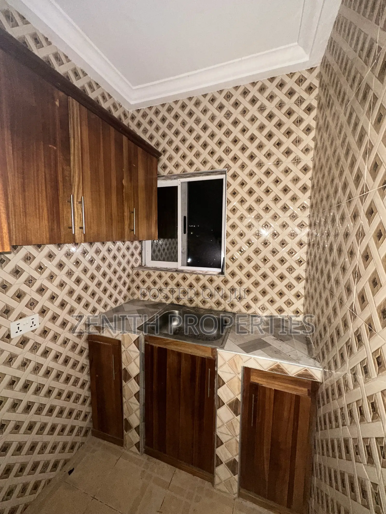 1bdrm Apartment in Zenith Realty, Old Barrier for rent