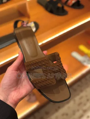 Stylish Women’s Woven Flat Hermes