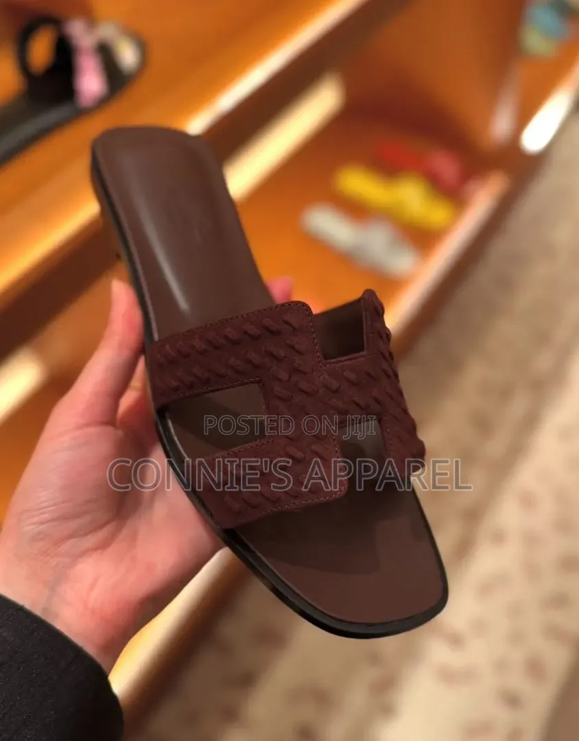 Stylish Women’s Woven Flat Hermes