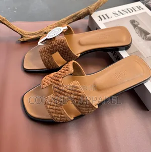 Stylish Women’s Woven Flat Hermes