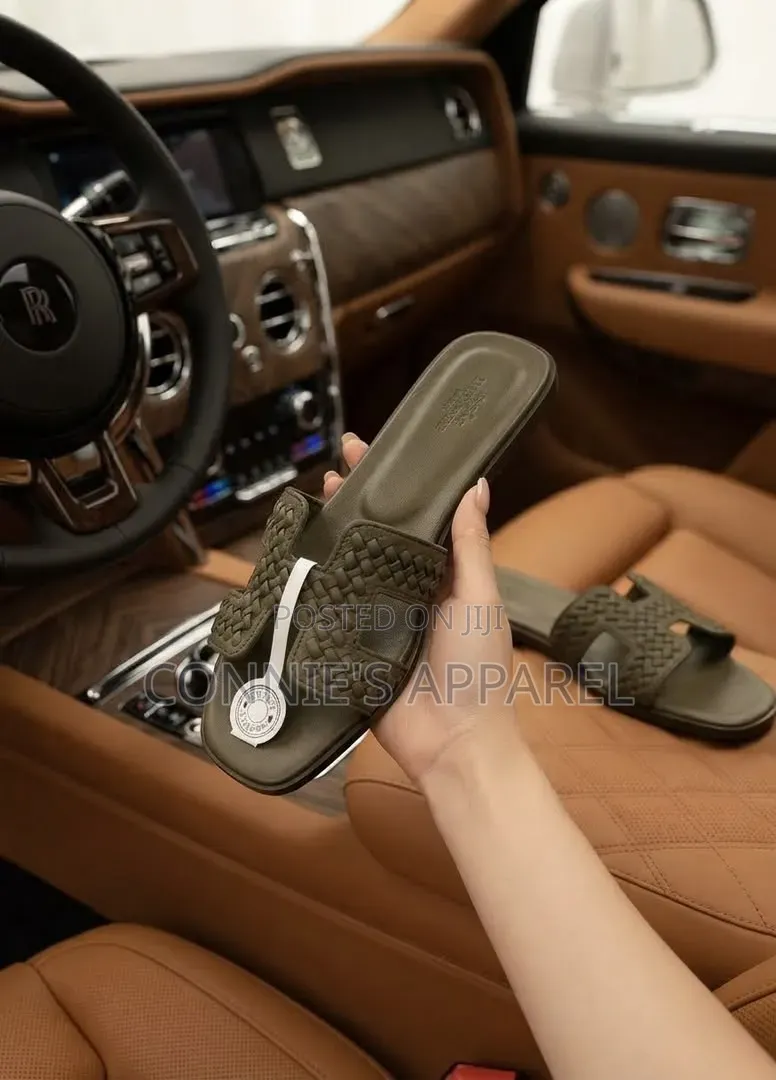Stylish Women’s Woven Flat Hermes