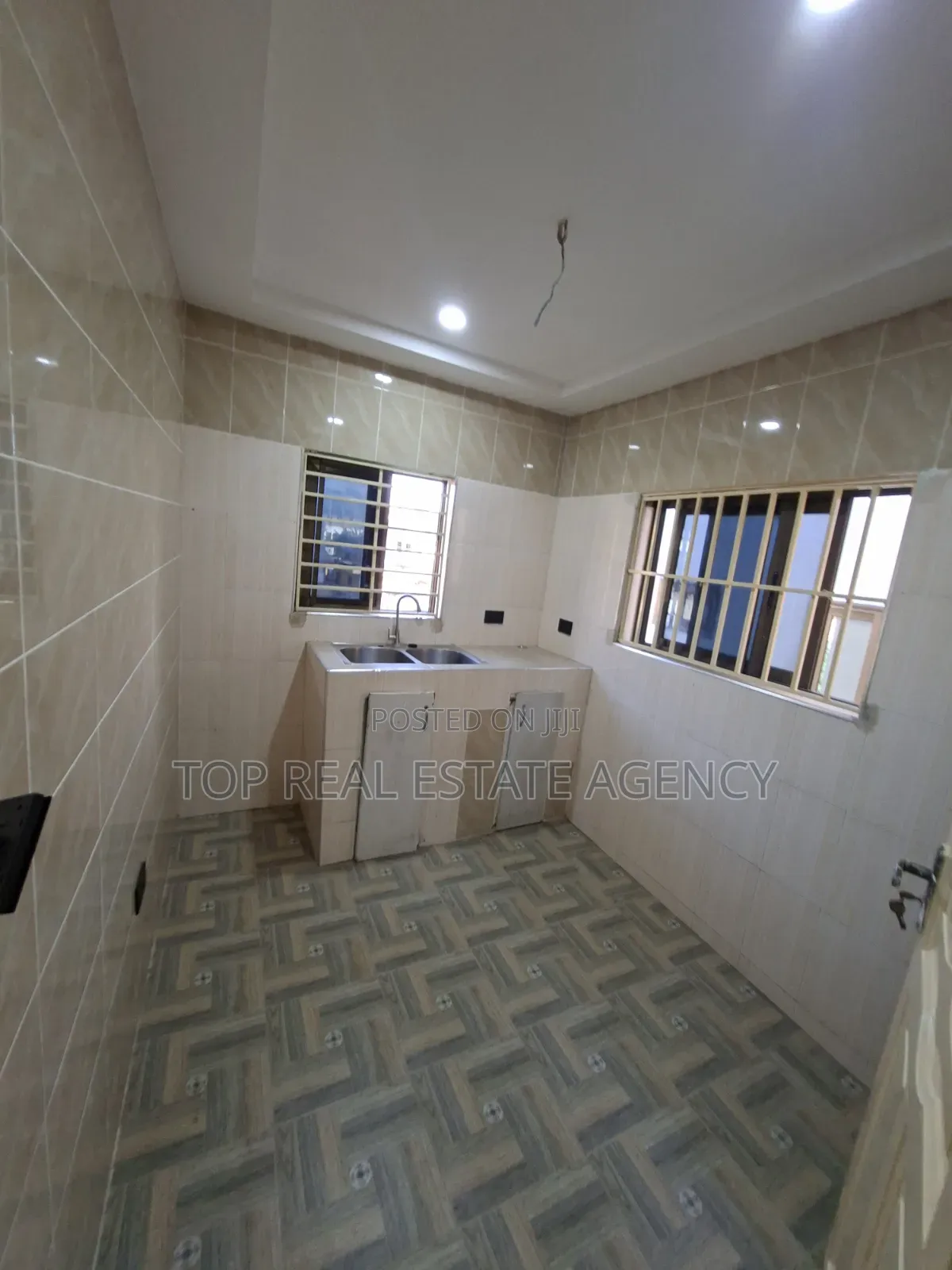 3bdrm Apartment in Westland / Kiseiman, Ga East Municipal for rent