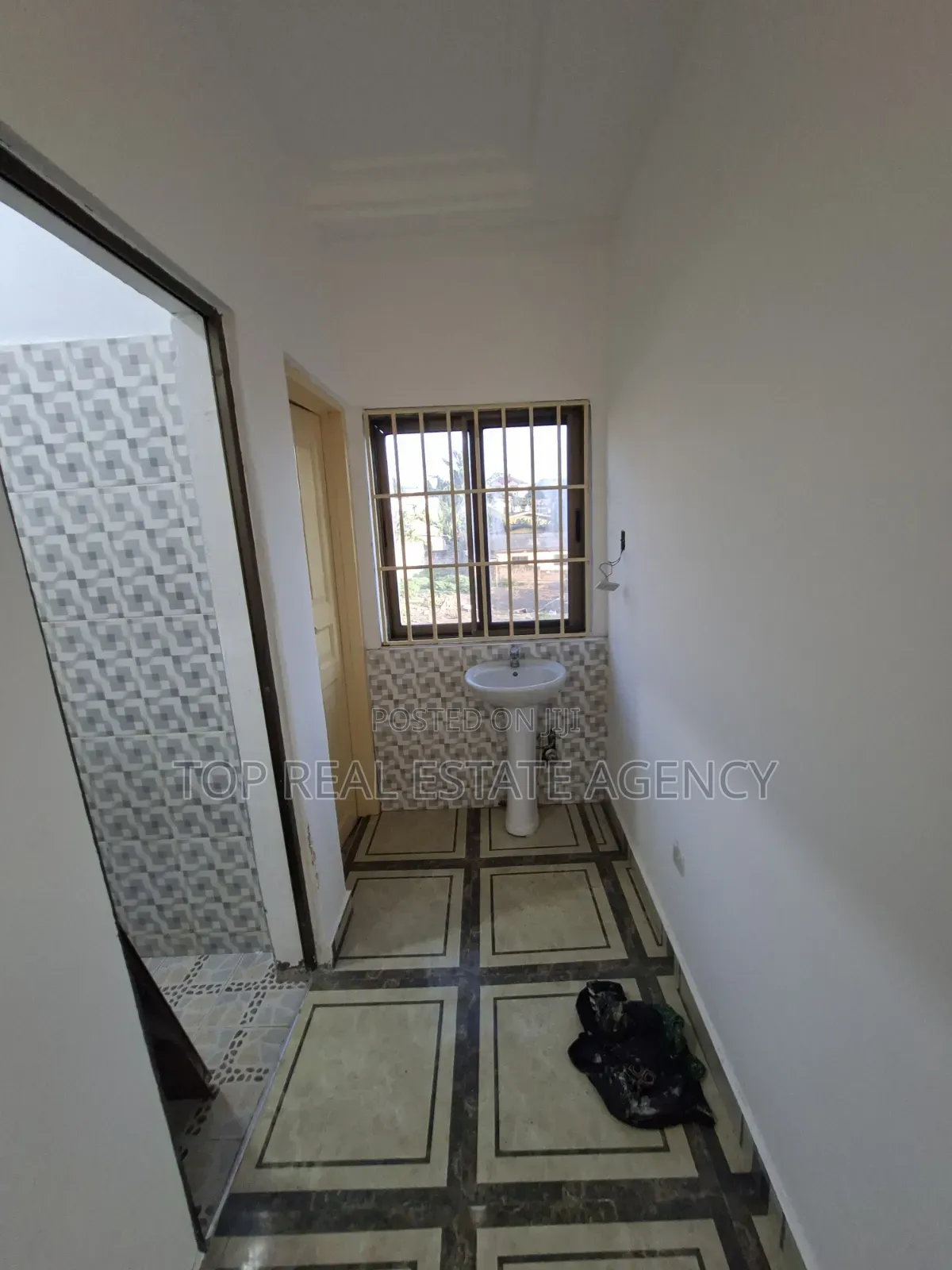 3bdrm Apartment in Westland / Kiseiman, Ga East Municipal for rent