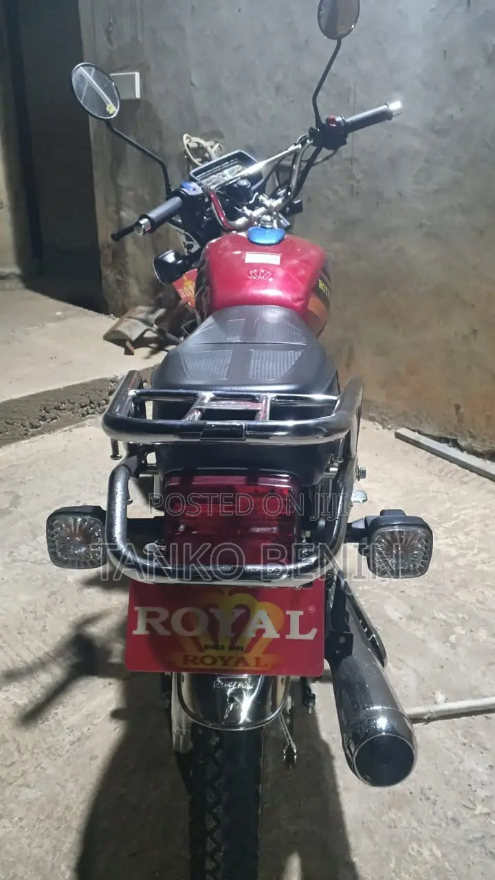 New Royal RY125 2026 Red
