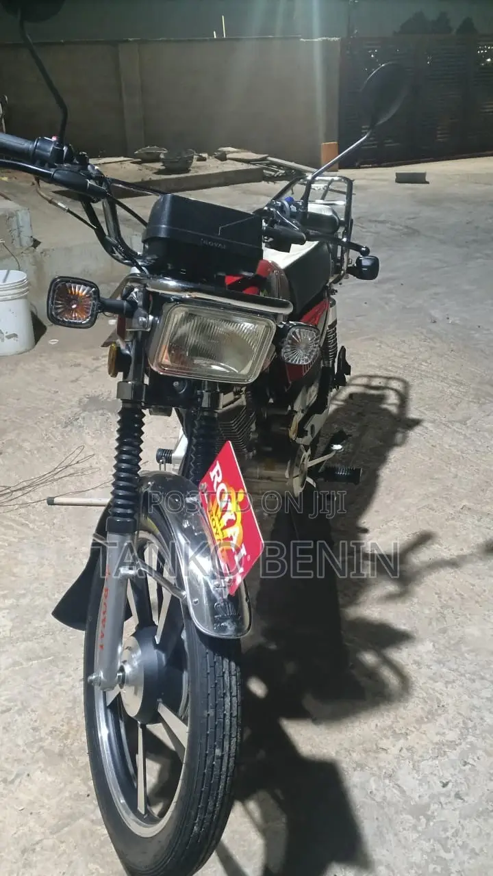 New Royal RY125 2026 Red