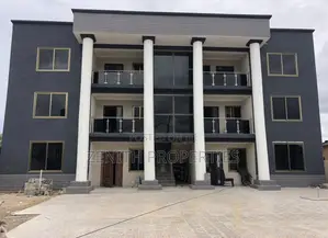 3bdrm Apartment in Zenith Realty, Exhibition for rent
