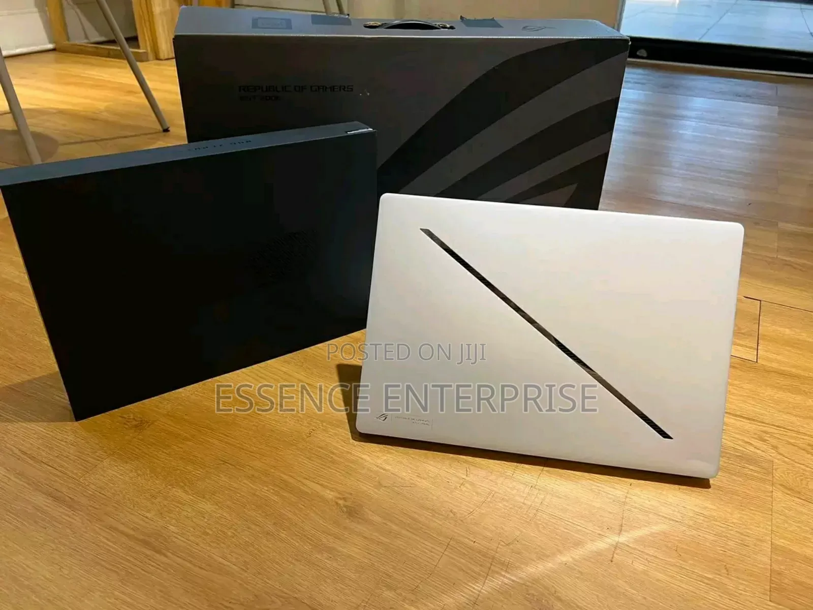 New Laptop Asus ROG Zephyrus G16 32GB Intel Core Ultra 9 SSD 1T